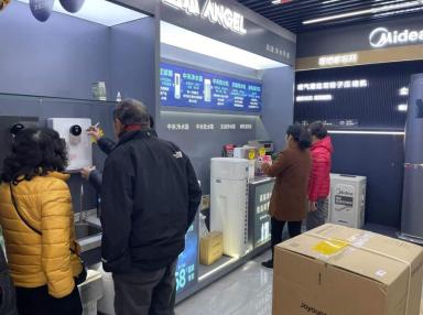 90后创业者深耕家纺生意，5年开设3店年销破千万